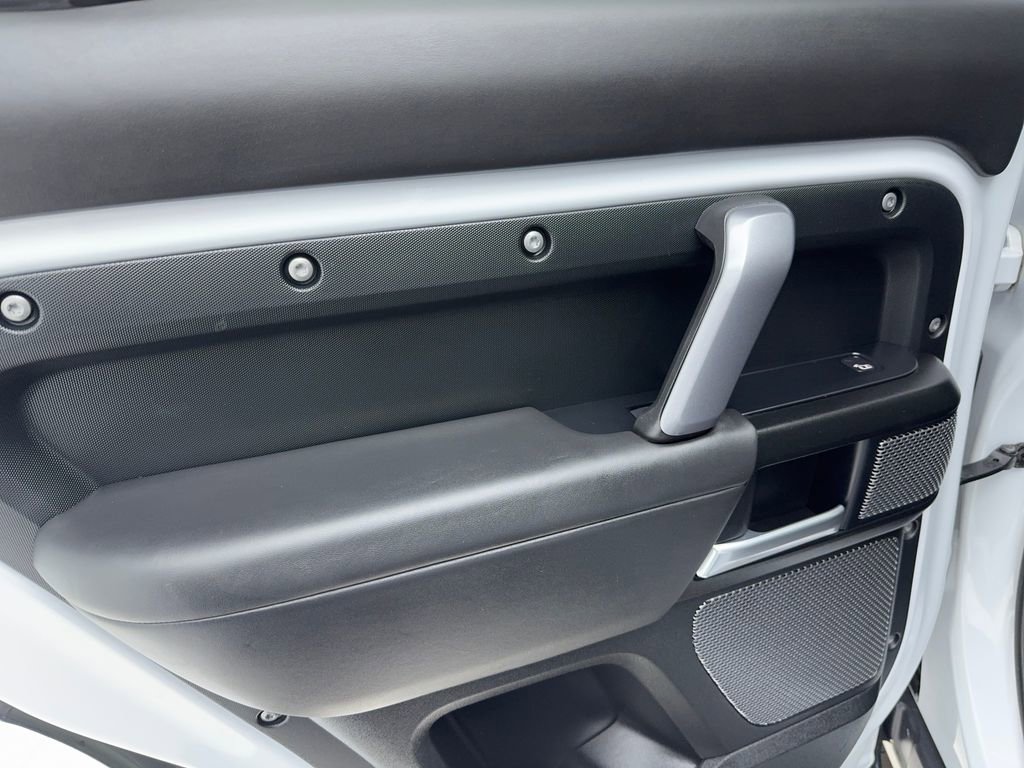 Used 2023 Land Rover Defender 110 V8 image 44