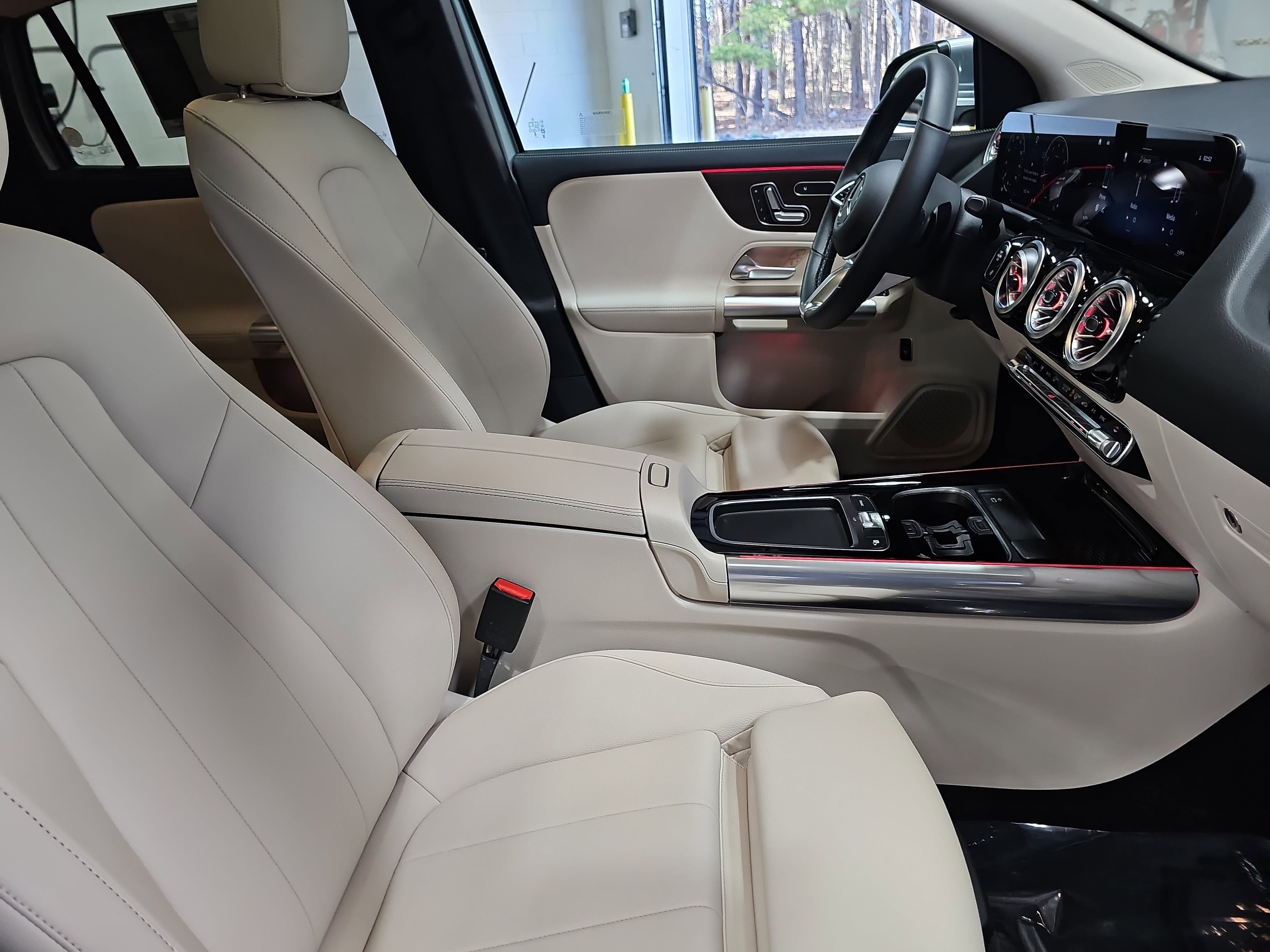 Certified 2025 Mercedes-Benz GLA 250 image 11