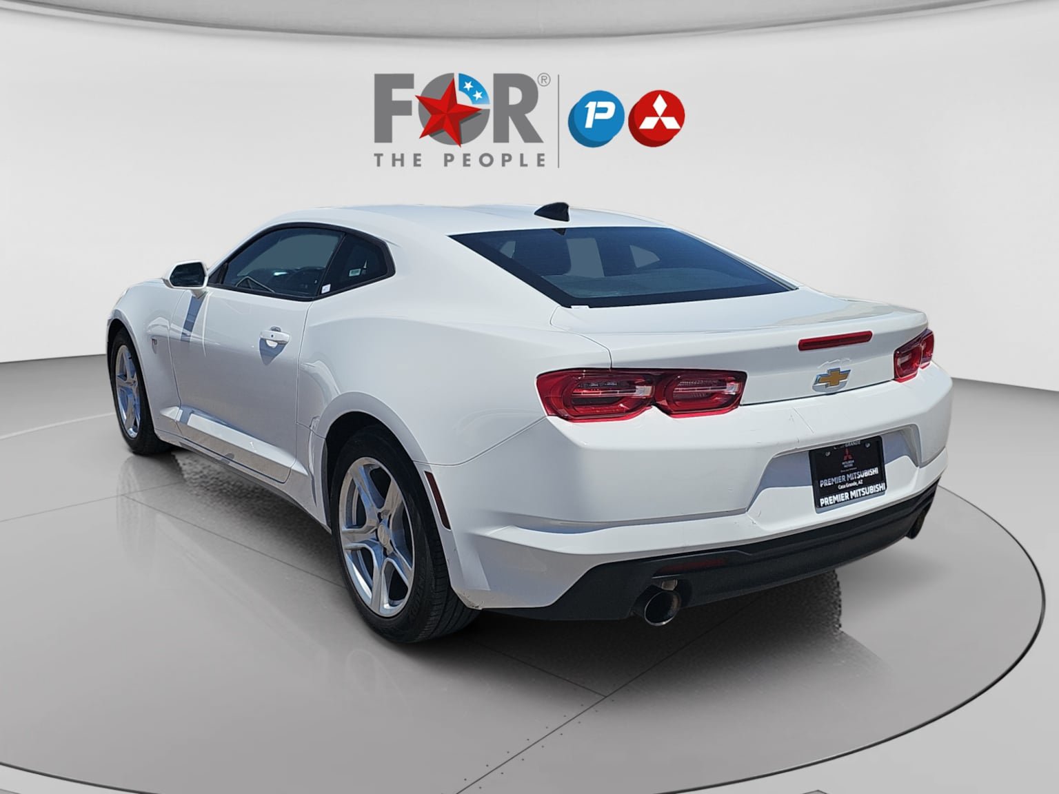 Used 2023 Chevrolet Camaro LT RWD image 3