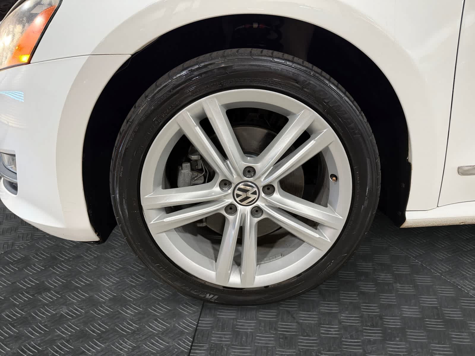 Used 2013 Volkswagen Passat TDI SE FWD image 15