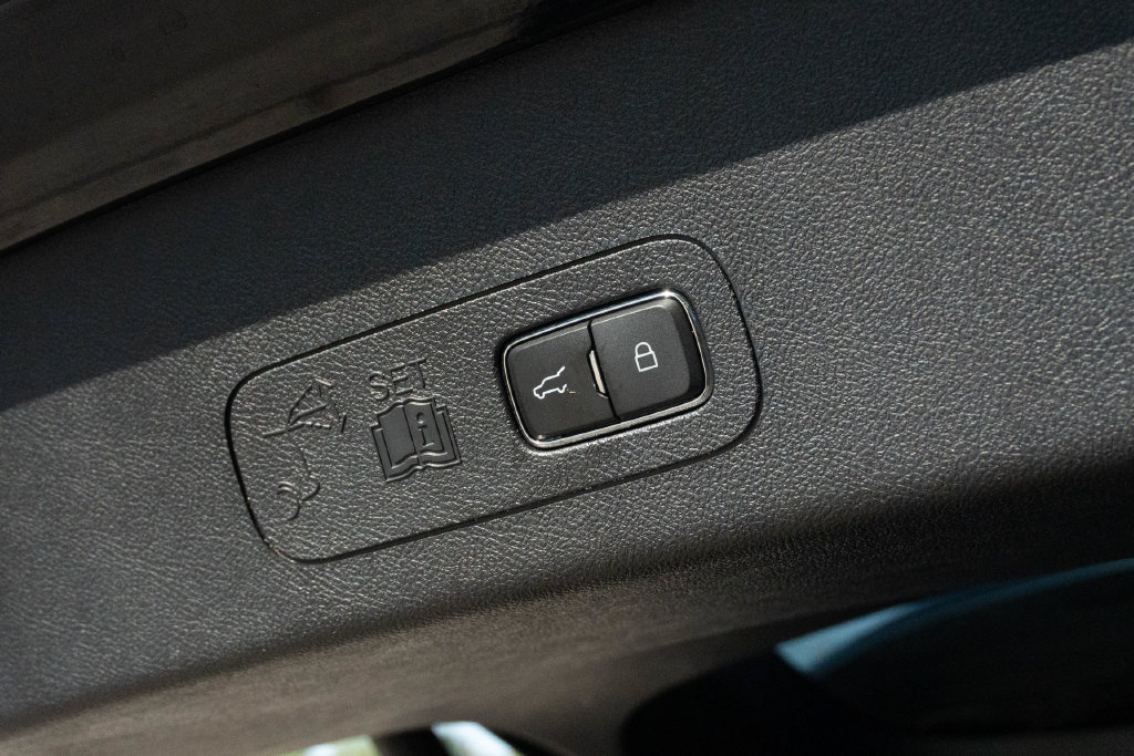 Used 2021 Lincoln Aviator 2WD w/ Elements Package image 13
