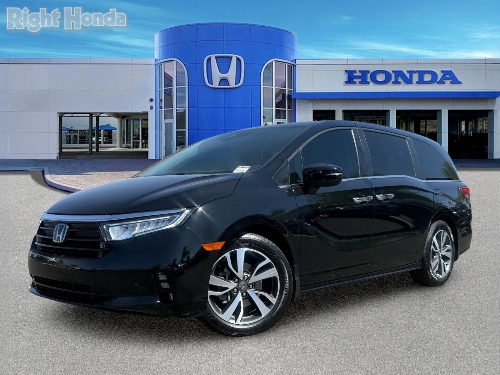 Used 2023 Honda Odyssey Touring image 2