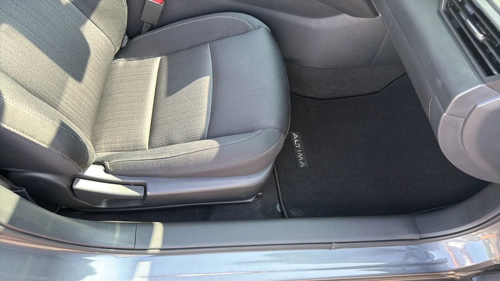 Used 2021 Nissan Altima 2.5 S FWD image 21
