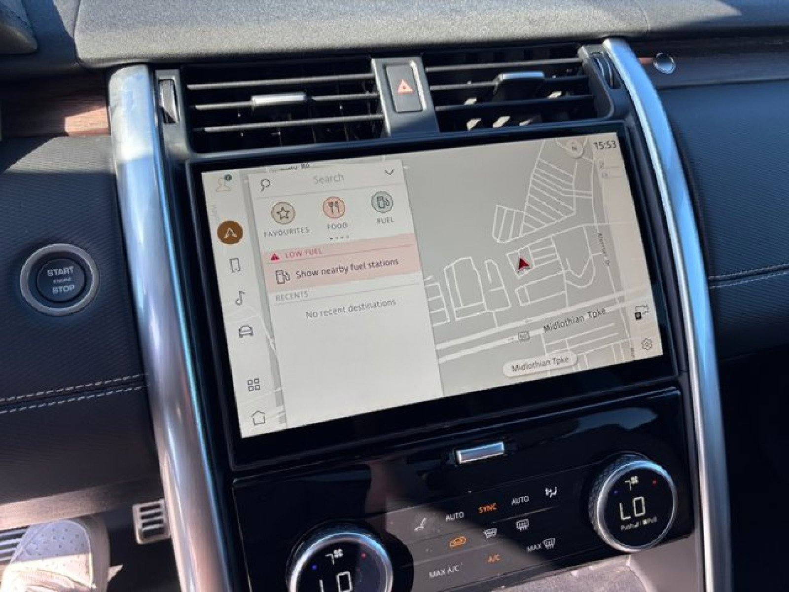 New 2025 Land Rover Discovery Dynamic SE image 16