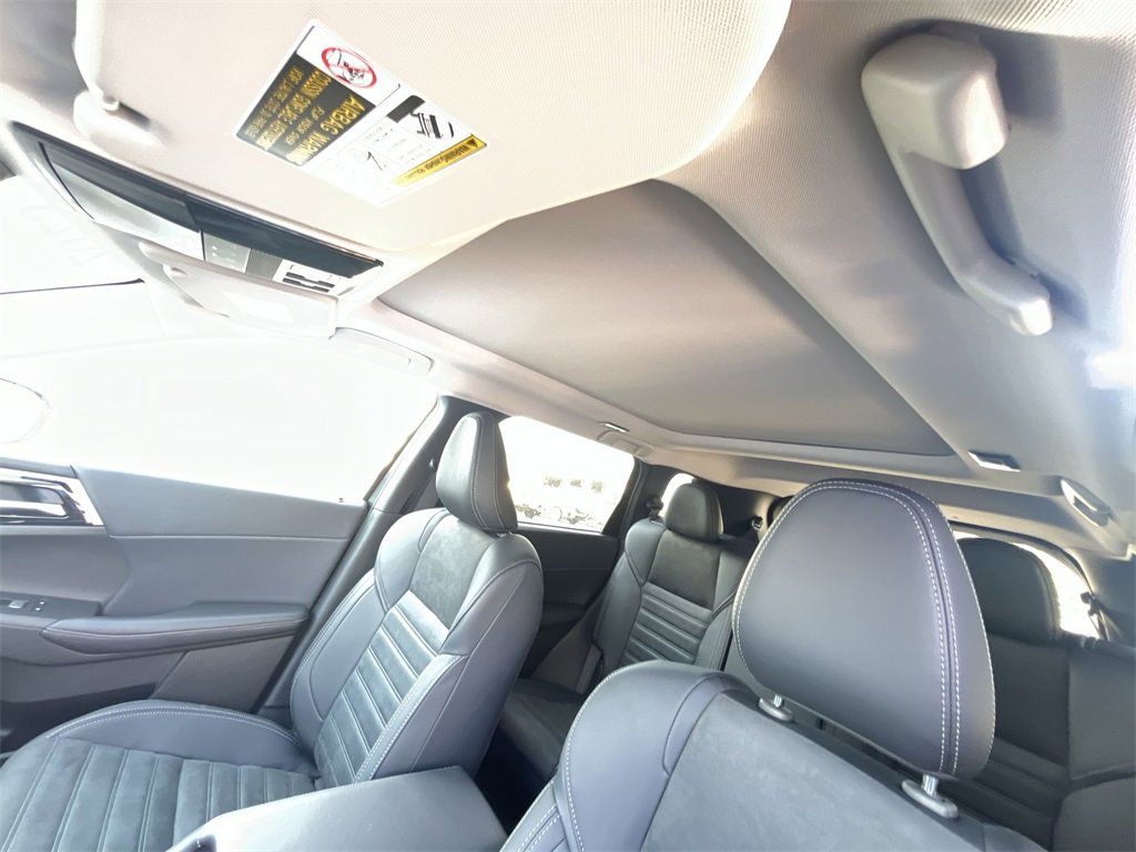 New 2025 Mitsubishi Outlander SE image 22