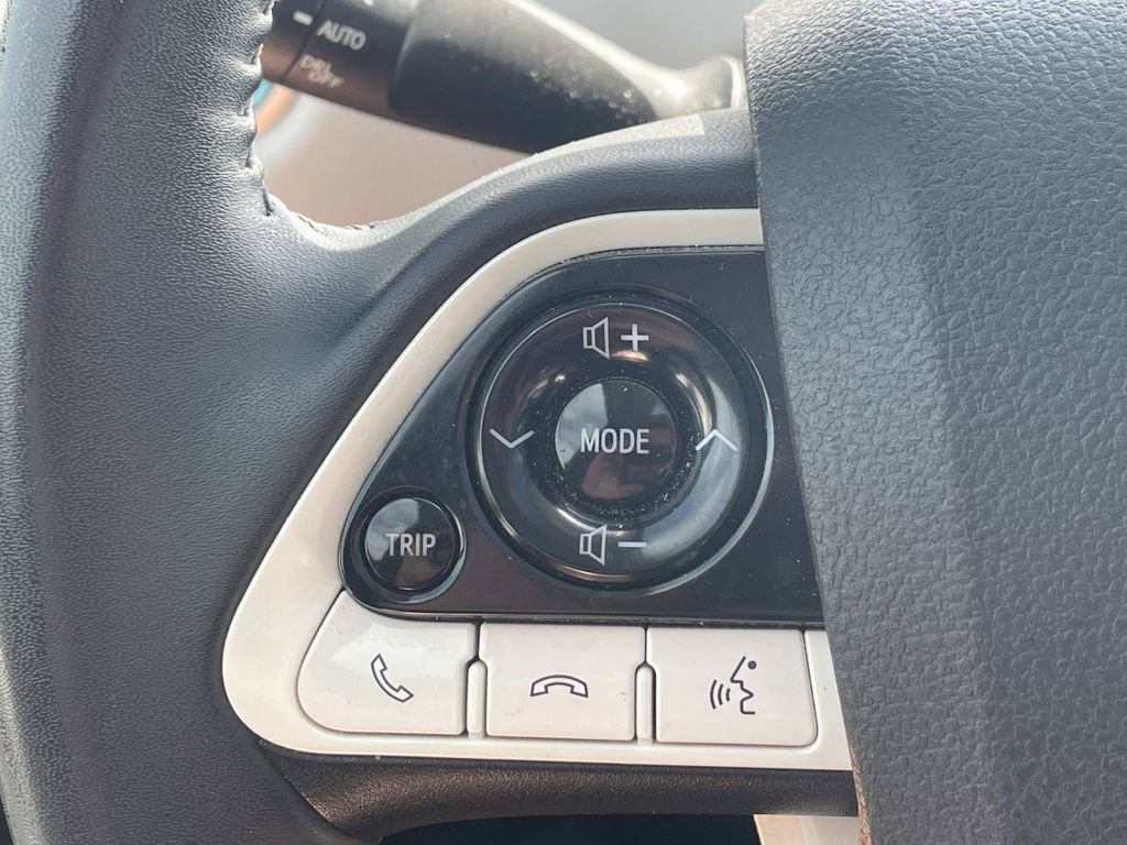 Used 2018 Toyota Prius Three w/ Advanced Technology Package FWD image 29