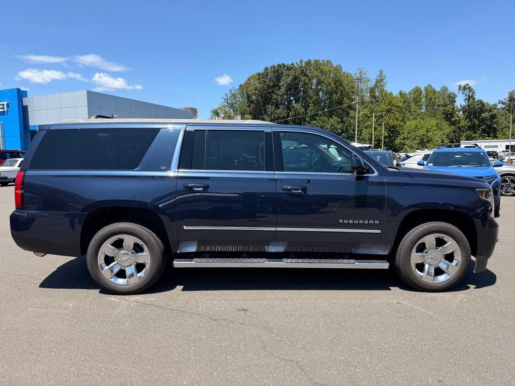 Used 2017 Chevrolet Suburban LT w/ LT Signature Package AWD/4WD image 8