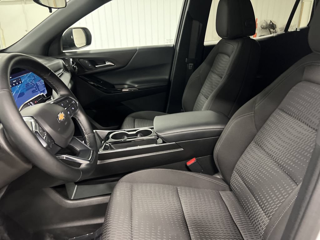 Certified 2025 Chevrolet Equinox LT AWD/4WD image 13