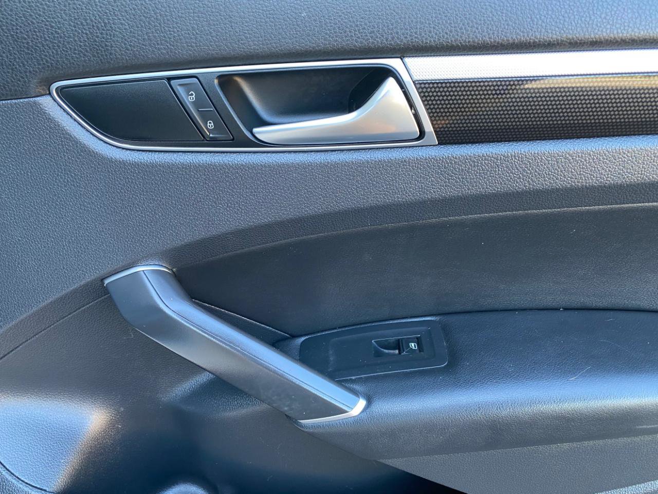 Used 2018 Volkswagen Passat GT FWD image 47