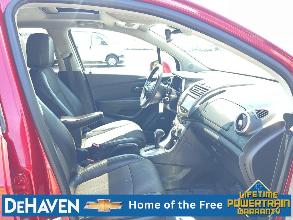 Used 2015 Chevrolet Trax LT w/ LT Sun and Sound Package AWD/4WD image 29