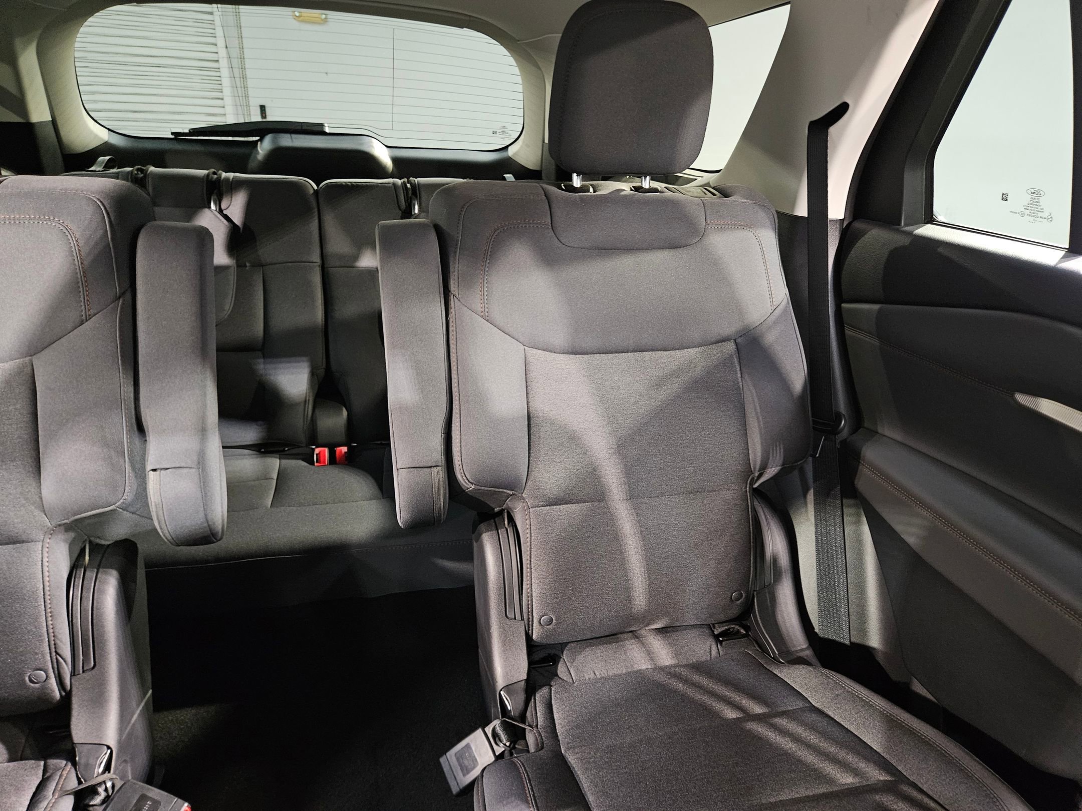 Used 2025 Ford Explorer Active RWD image 14