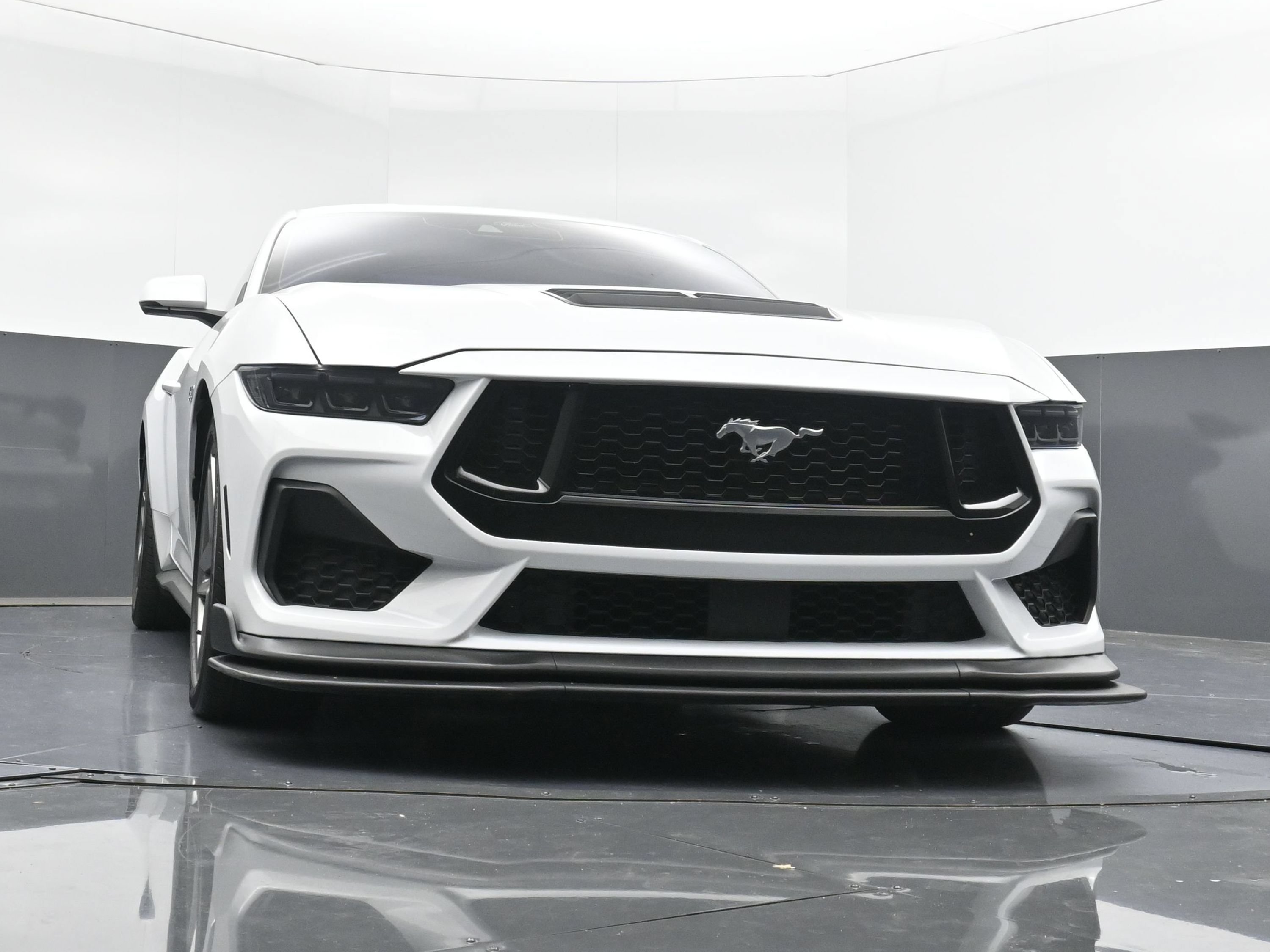 Used 2025 Ford Mustang GT Premium RWD image 27