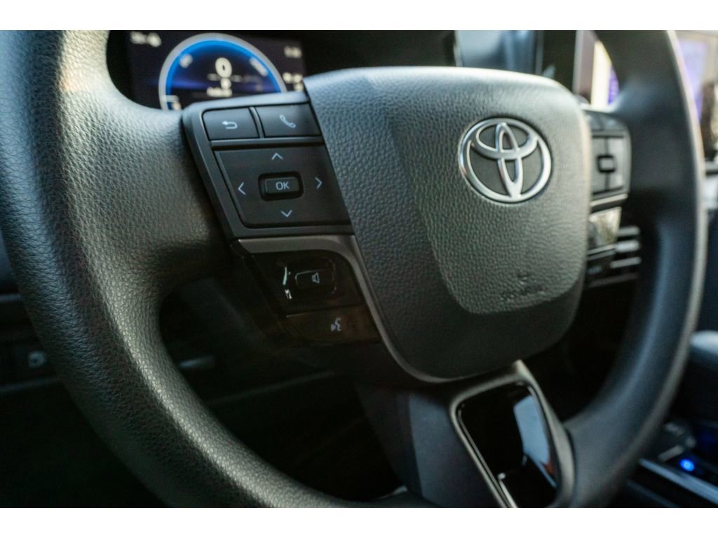 Used 2025 Toyota Camry LE image 25