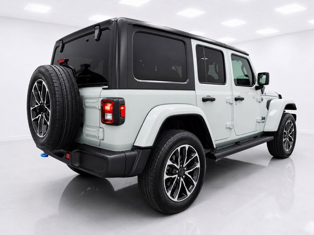 Used 2024 Jeep Wrangler Unlimited AWD/4WD image 7
