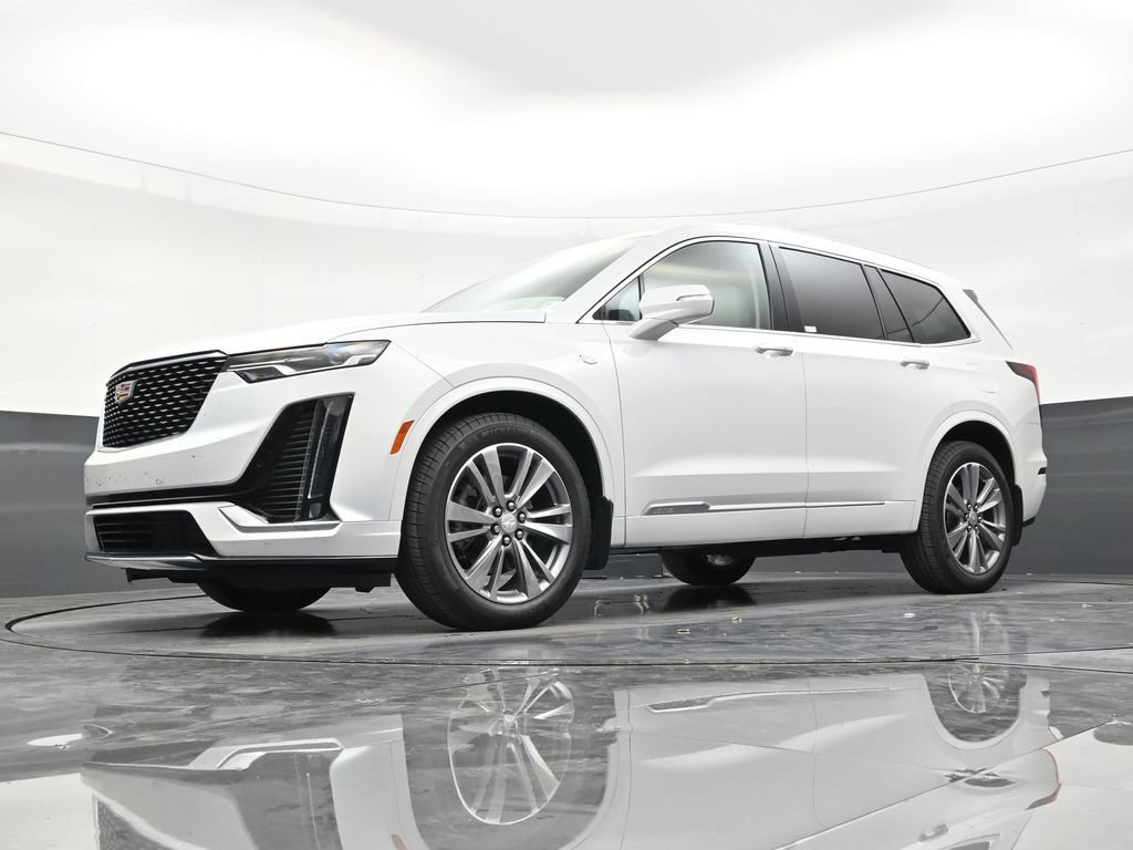 Used 2025 Cadillac XT6 Premium Luxury w/ LPO, Floor Liner Package FWD image 21