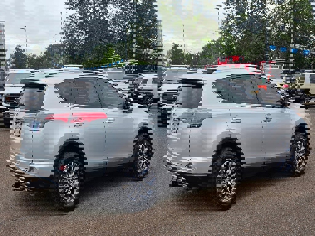 Used 2016 Toyota RAV4 XLE image 29