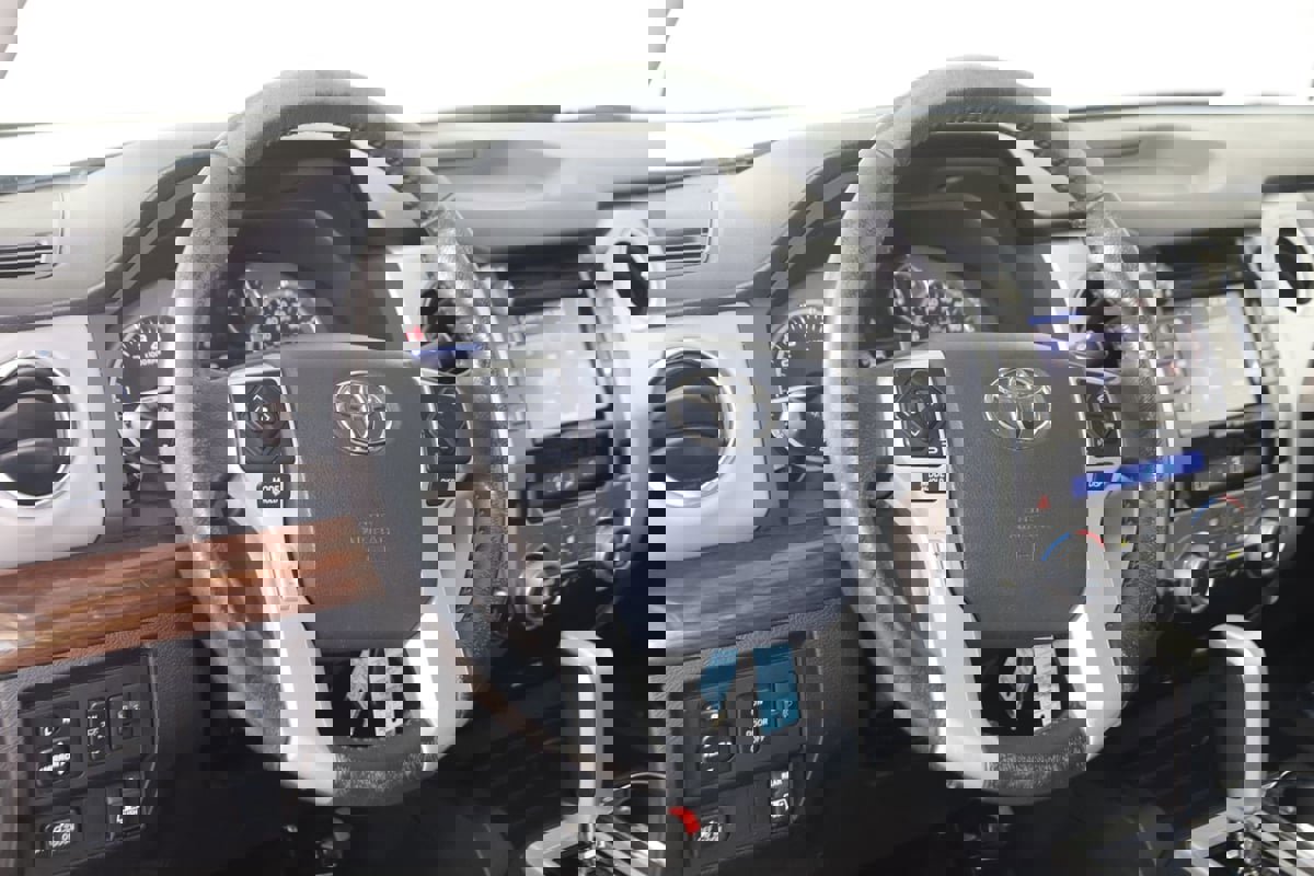 Used 2014 Toyota Tundra Limited w/ Limited Premium Package image 6