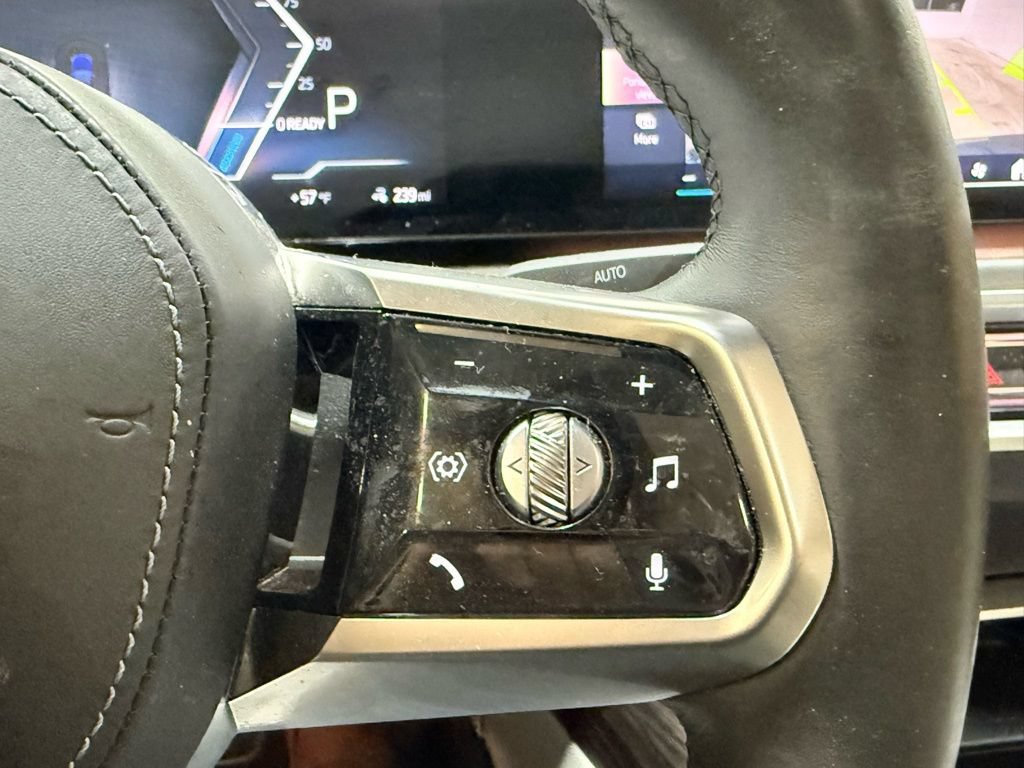 Used 2023 BMW i7 xDrive60 AWD/4WD image 22