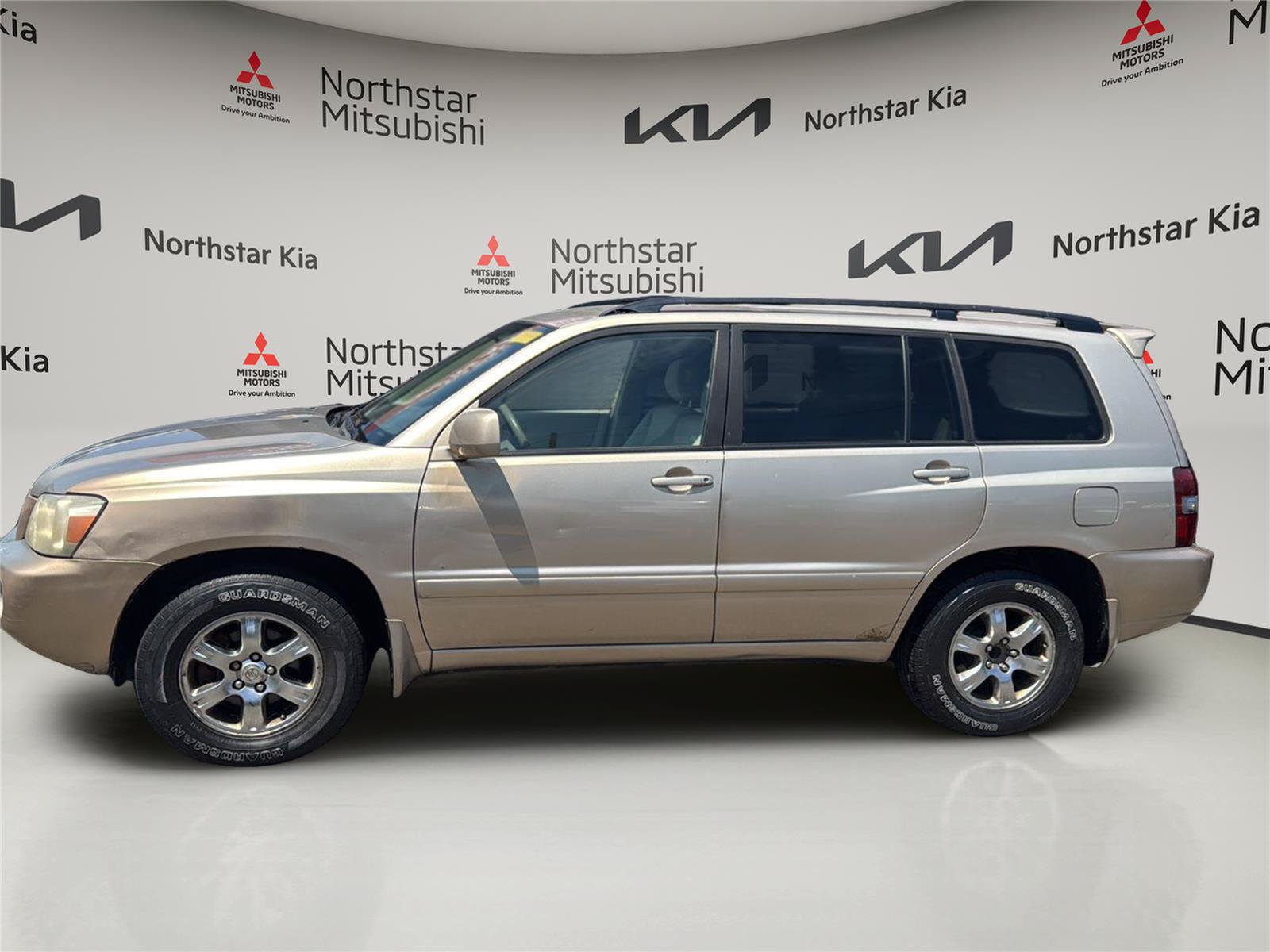 Used 2004 Toyota Highlander 2WD V6 image 2