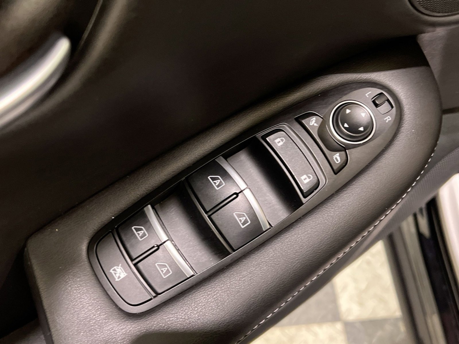 Used 2022 INFINITI QX50 Luxe image 31