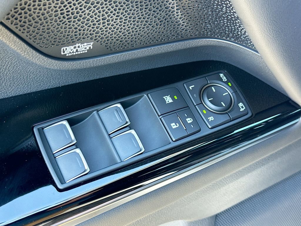 New 2025 Lexus LX 700h Luxury image 19