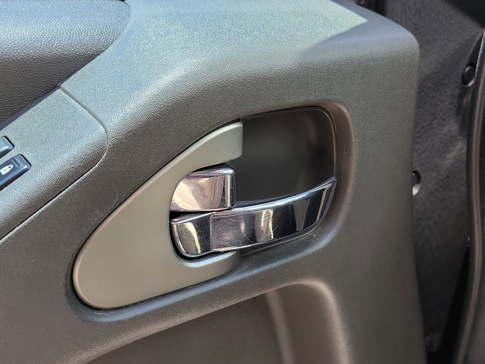 Used 2014 Nissan Frontier SV RWD image 17