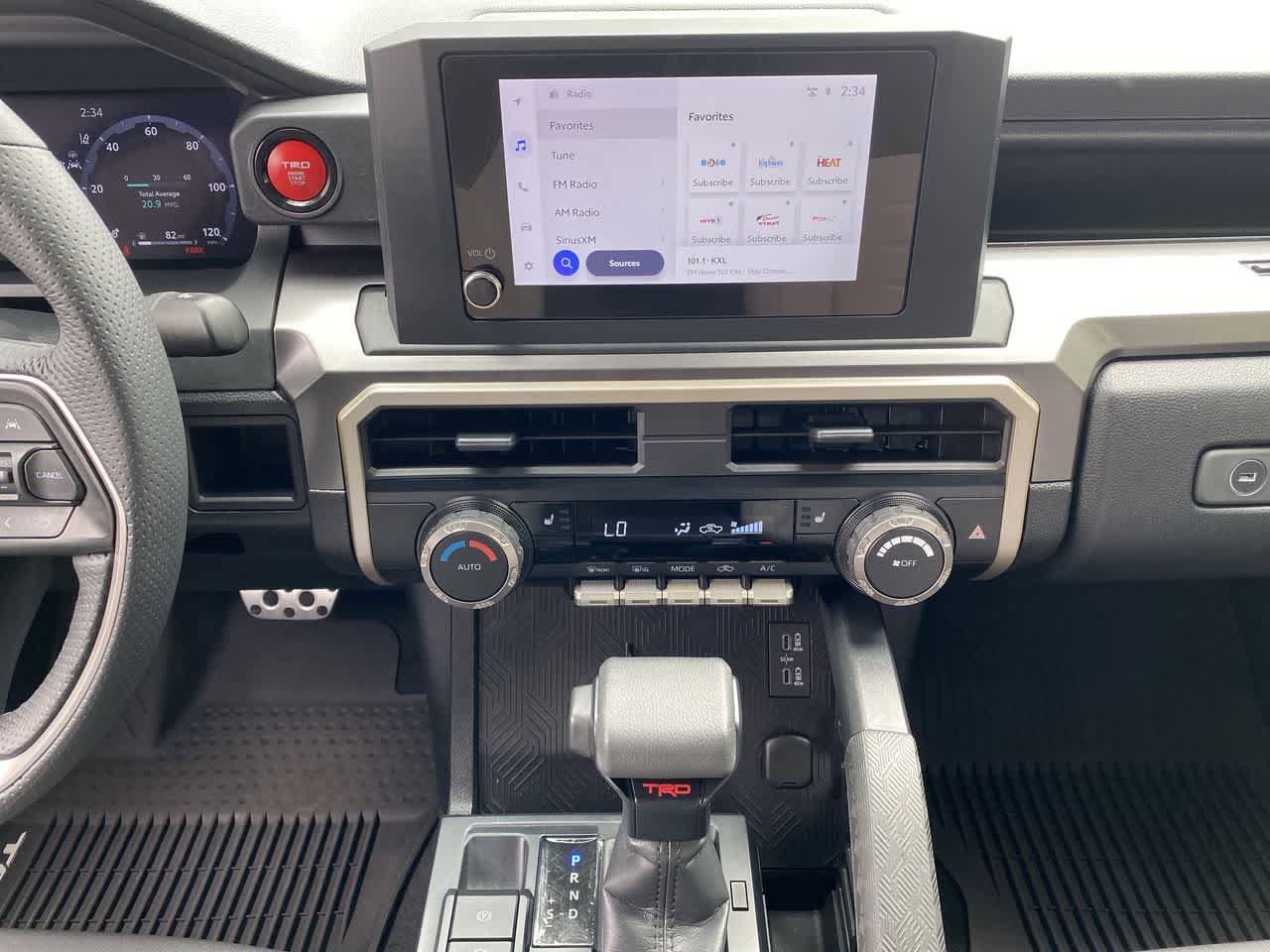 Used 2025 Toyota Tacoma TRD Sport AWD/4WD image 24