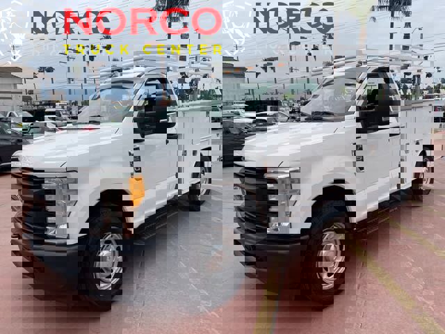 Used 2017 Ford F250 XL w/ Power Equipment Group image 4