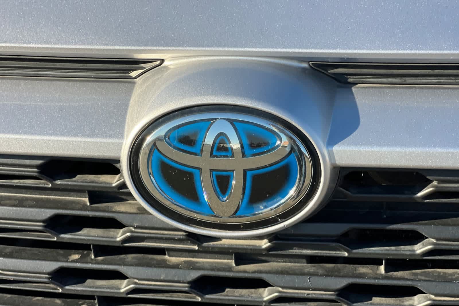 Used 2022 Toyota RAV4 XLE w/ Convenience Package AWD/4WD image 16