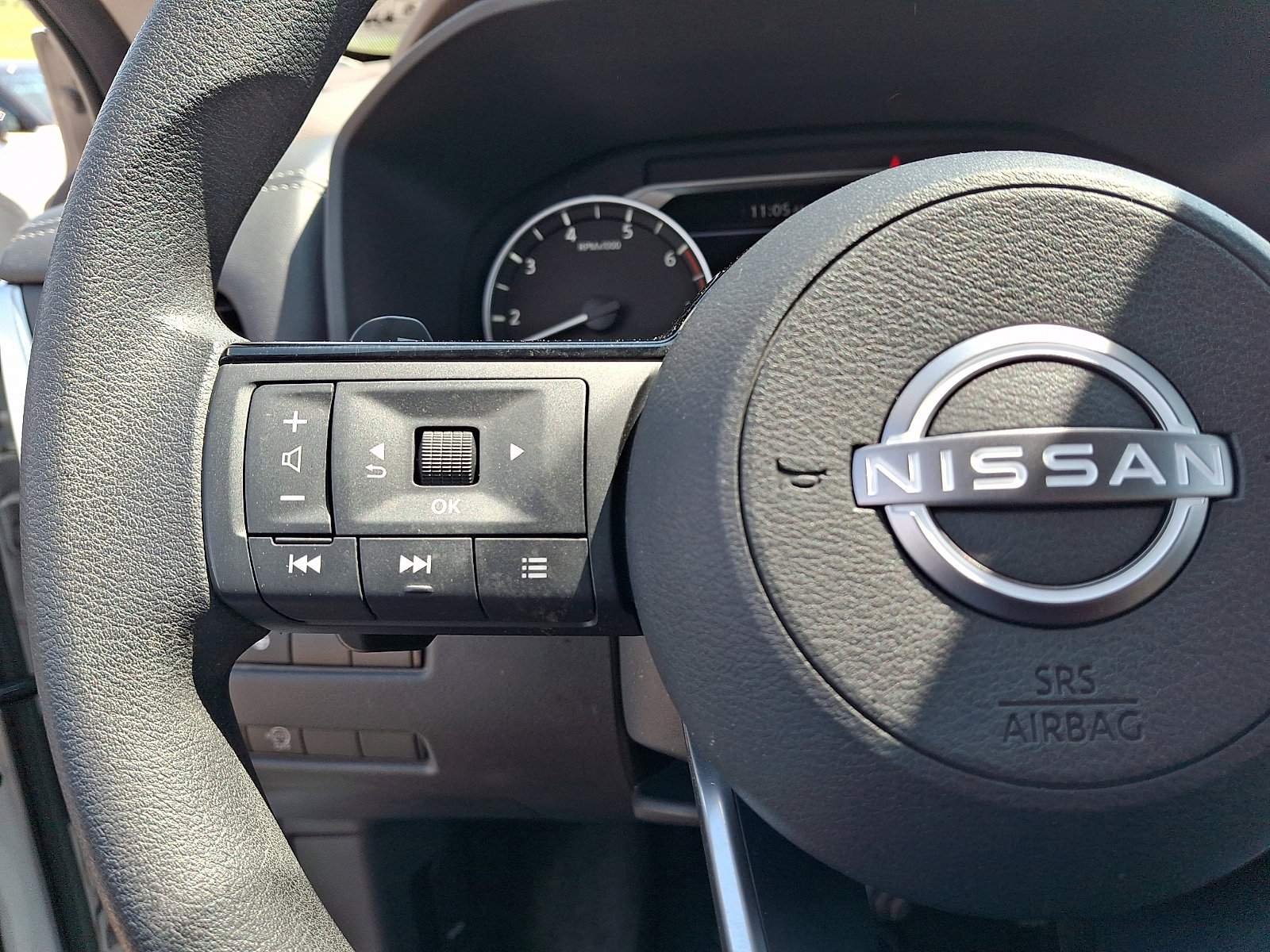 Used 2023 Nissan Rogue SV AWD/4WD image 21