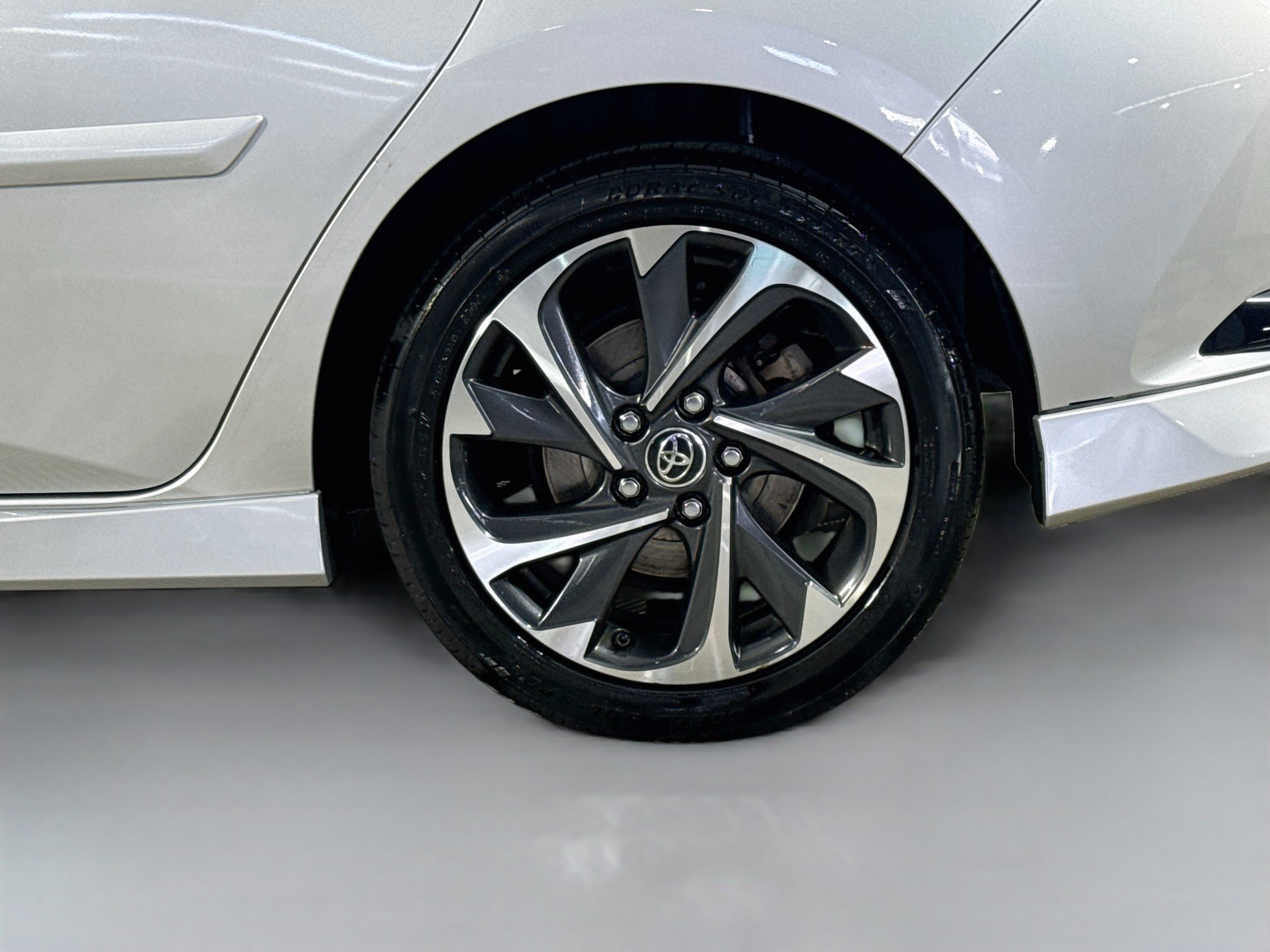 Used 2018 Toyota Corolla iM w/ All-Weather Mat Package FWD image 37