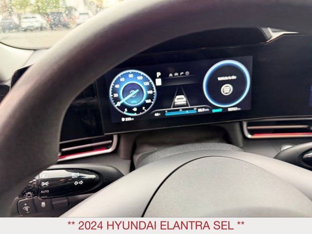Used 2024 Hyundai Elantra SEL FWD image 17