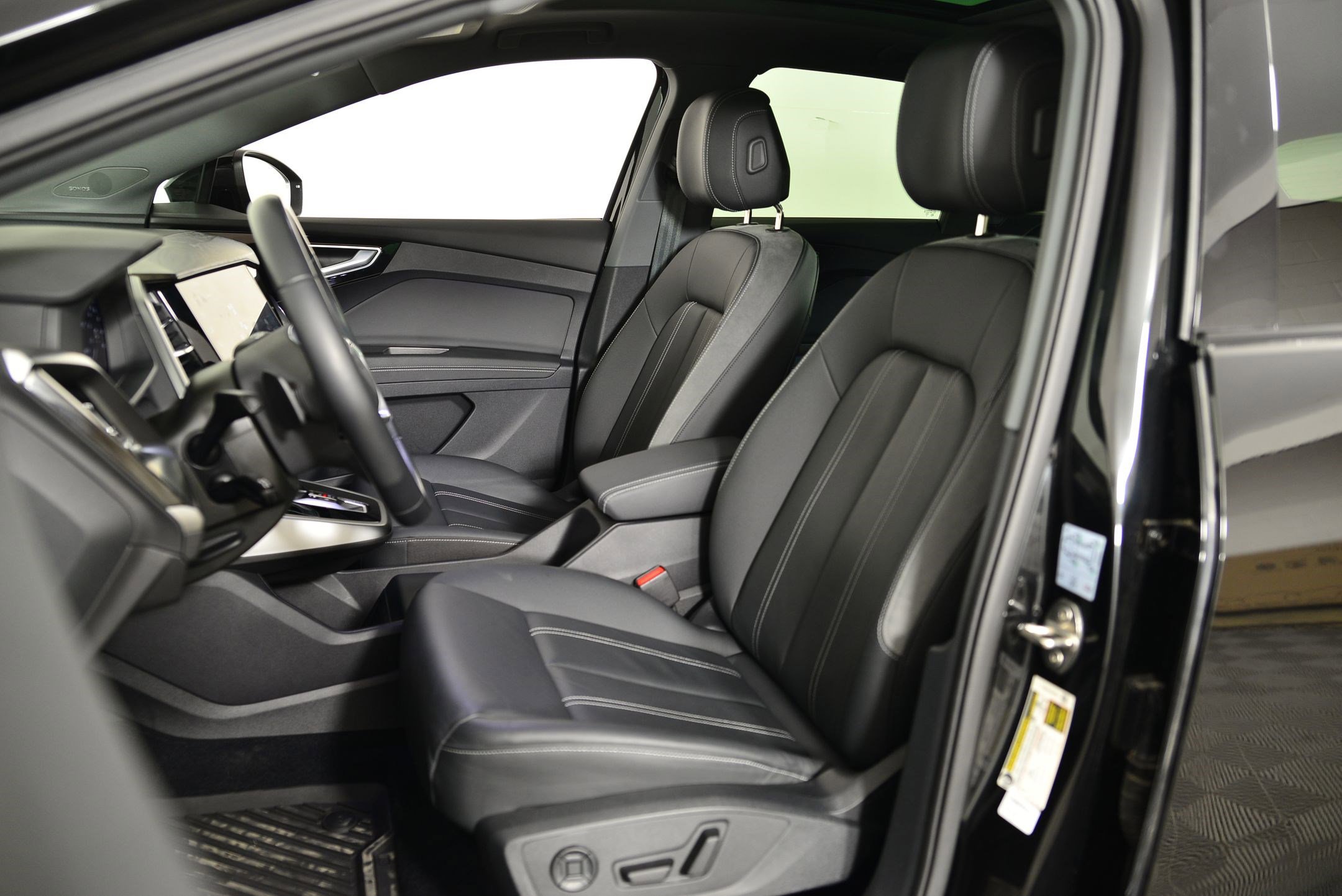 Certified 2024 Audi Q4 e-tron Prestige w/ Black Optic Package image 5