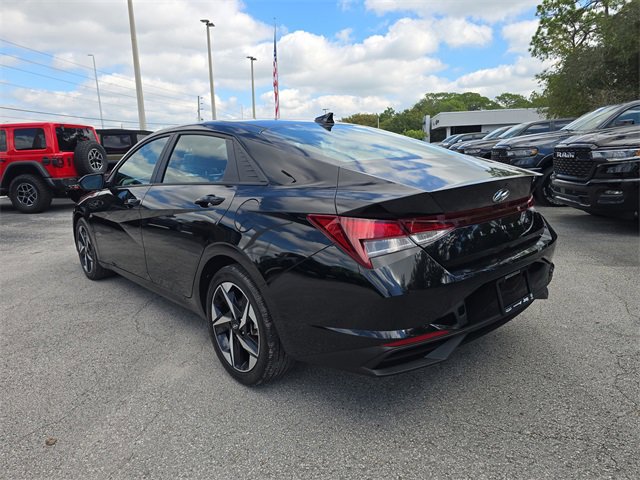 Used 2023 Hyundai Elantra SEL w/ Convenience Package image 4