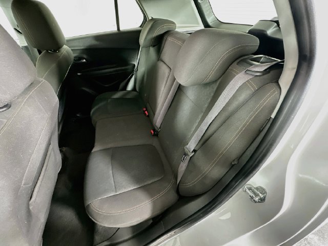 Used 2018 Chevrolet Trax LS FWD image 27