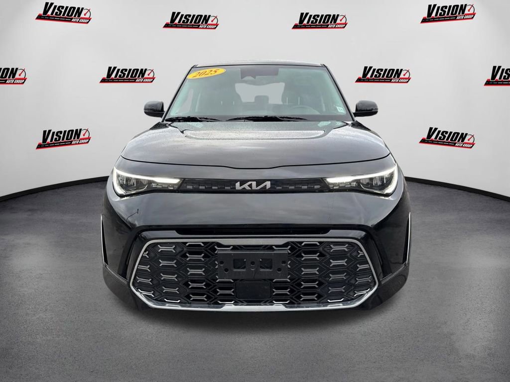Used 2025 Kia Soul GT-Line w/ GT-Line Technology Package video 2