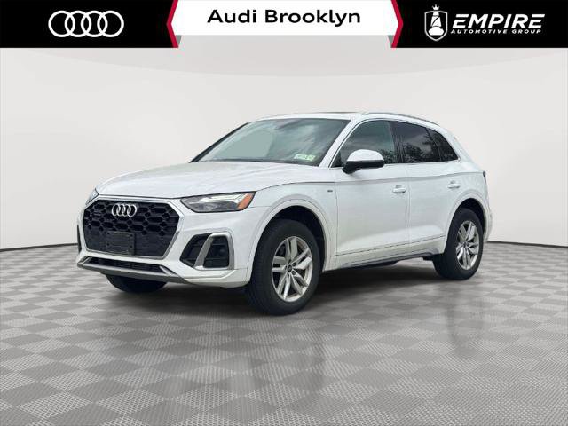 Used 2023 Audi Q5 2.0T Premium w/ Convenience Package AWD/4WD image 1