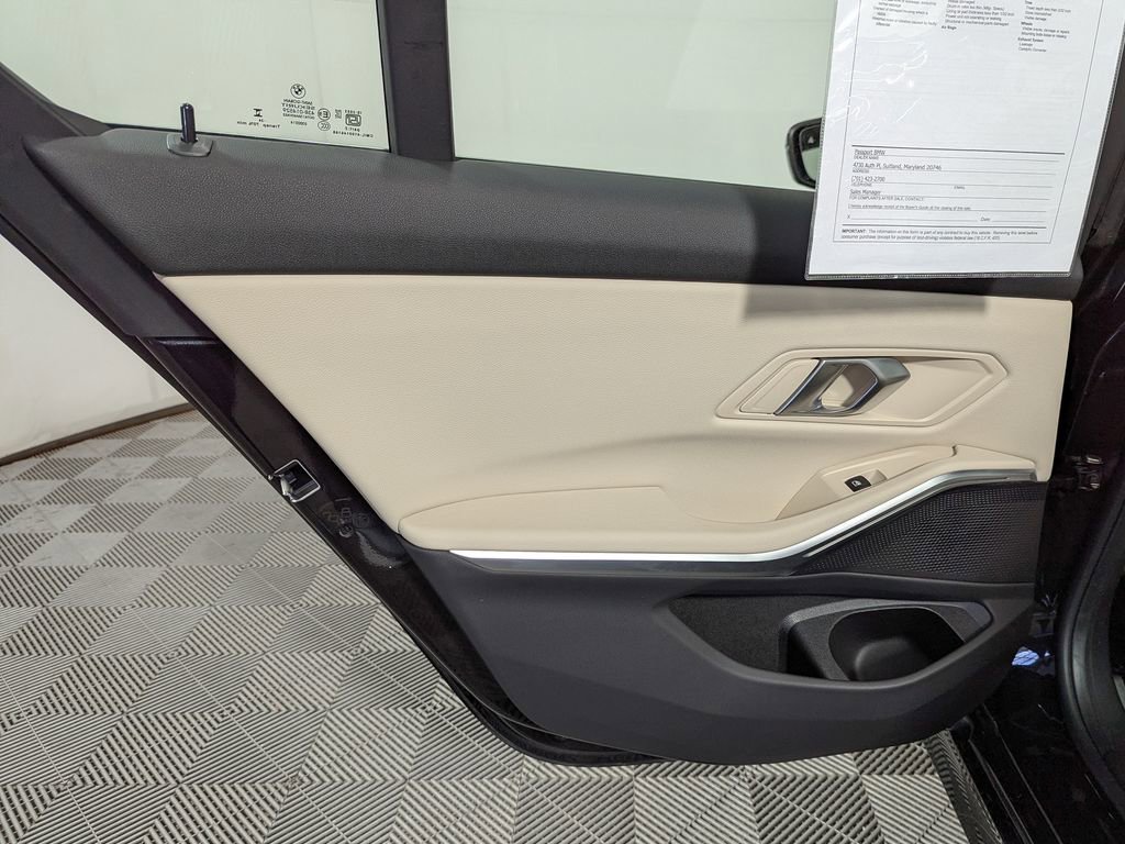 Used 2025 BMW 330i xDrive Sedan w/ Convenience Package image 40