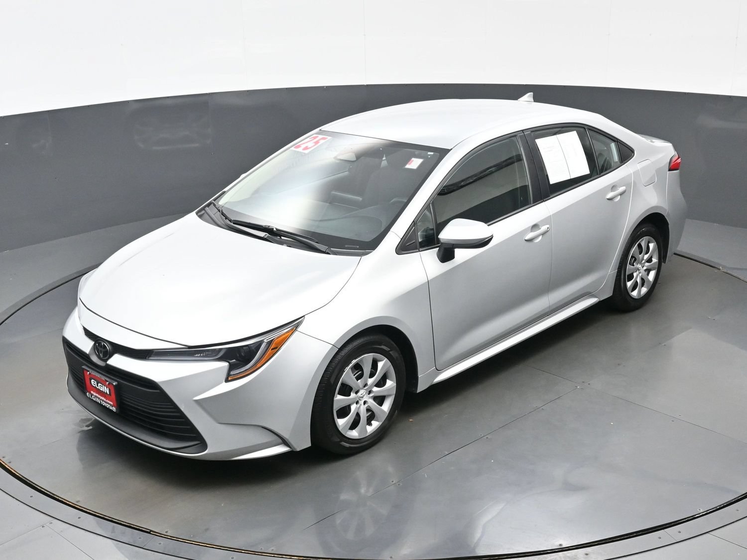 Used 2025 Toyota Corolla LE FWD image 34