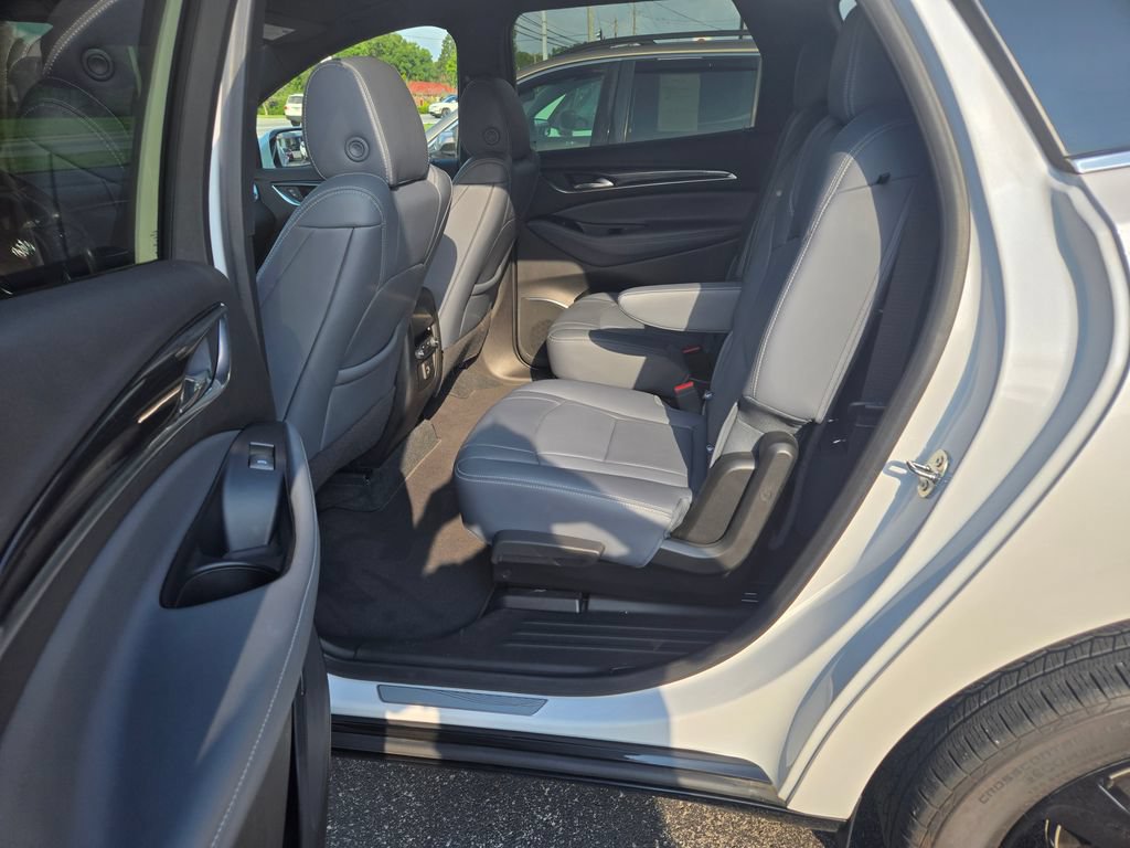 Used 2023 Buick Enclave Essence w/ Sport Touring Edition FWD image 8