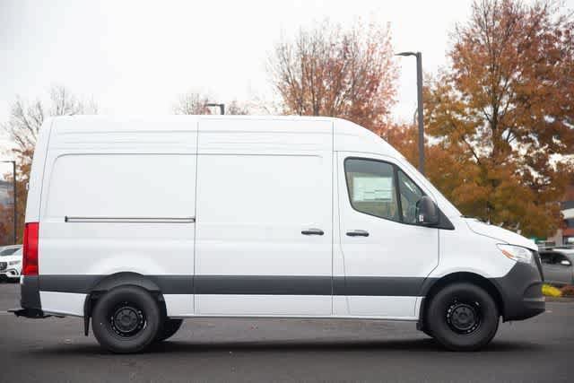 Used 2025 Mercedes-Benz Sprinter 2500 image 6