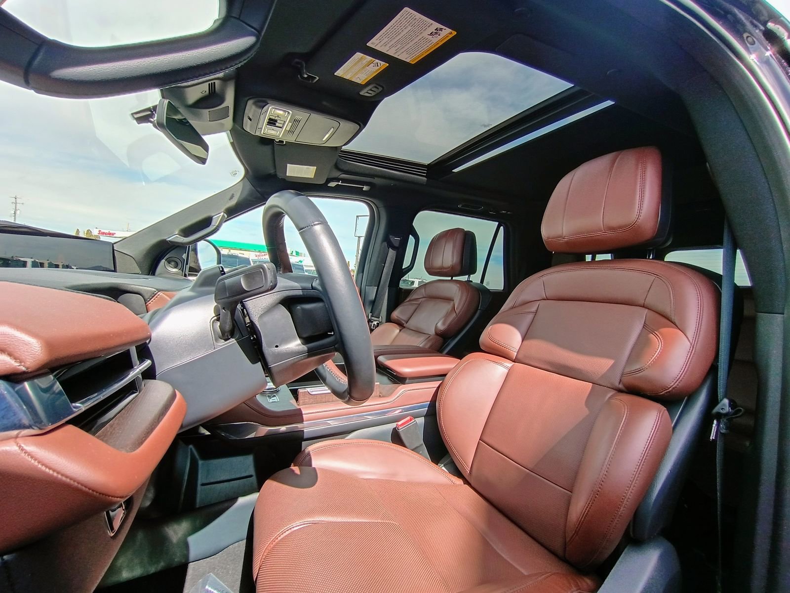 Used 2025 Lincoln Navigator Reserve image 12