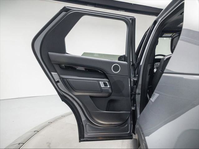 New 2025 Land Rover Discovery S image 28
