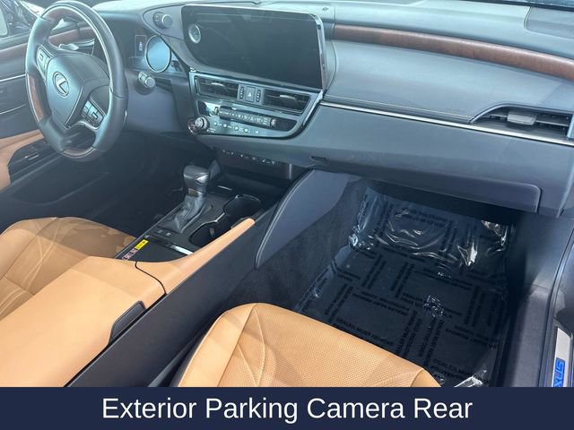 Used 2025 Lexus ES 300h w/ Technology Package image 18