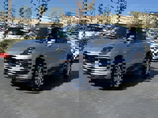 Used 2024 Porsche Macan image 4