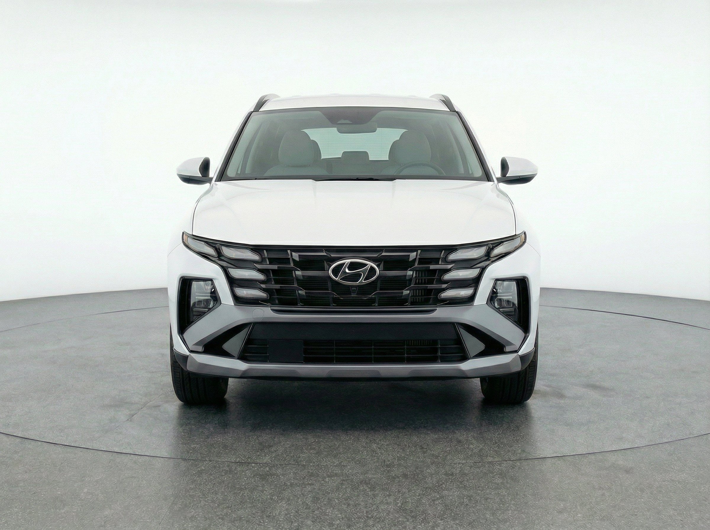 Used 2025 Hyundai Tucson SEL FWD image 2