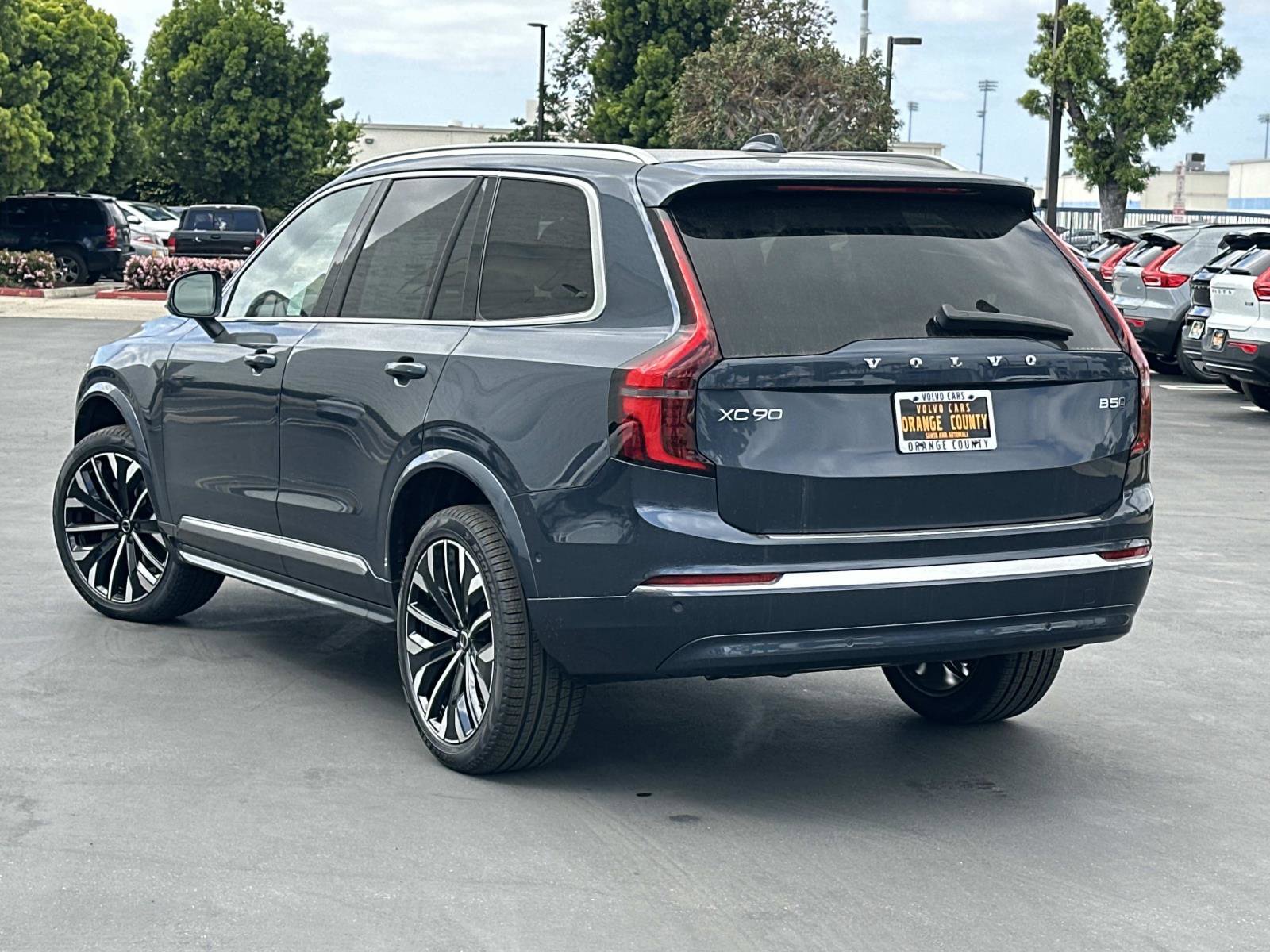 New 2026 Volvo XC90 B5 Plus AWD/4WD image 5
