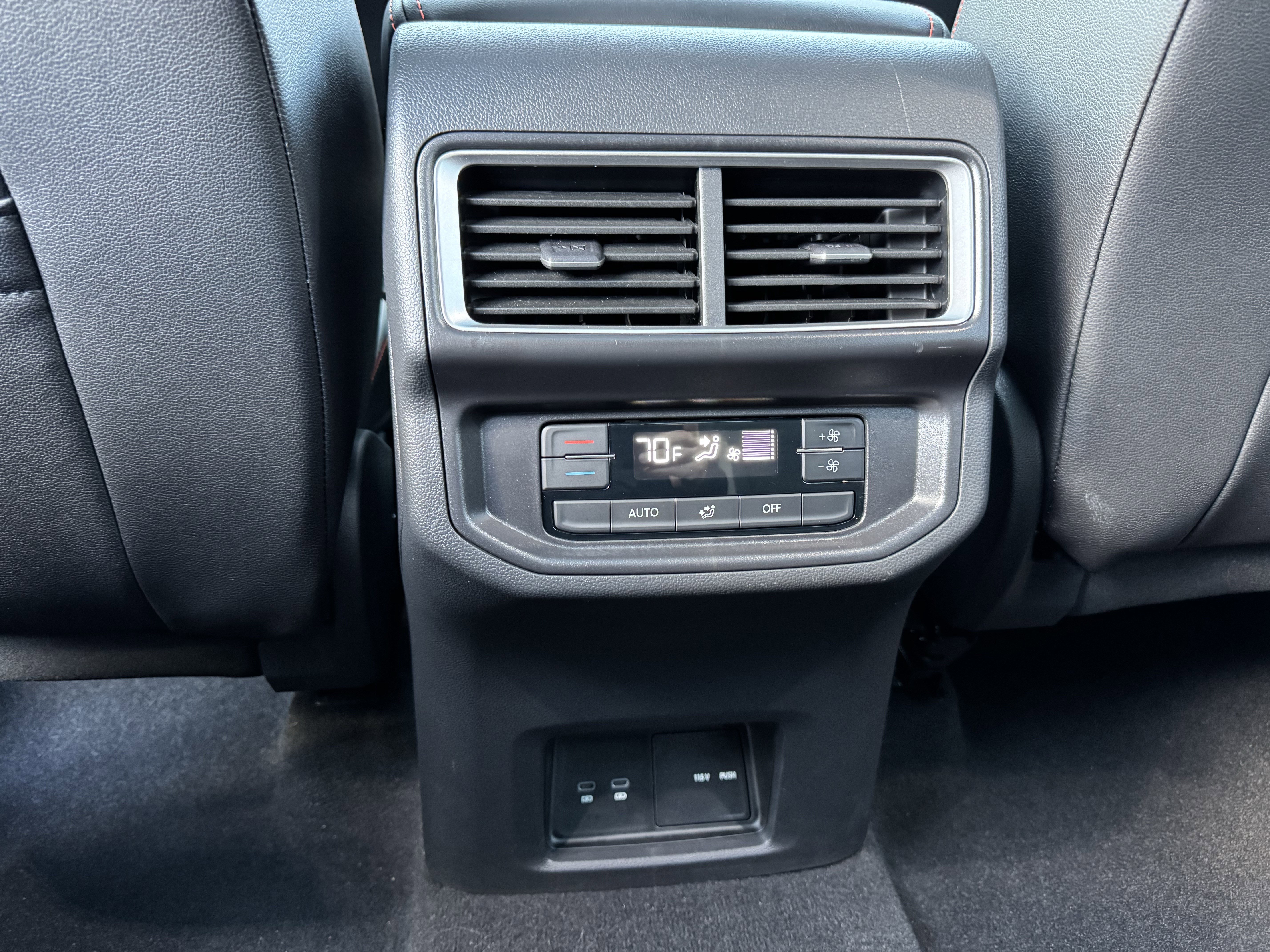 Certified 2025 Volkswagen Atlas Peak Edition SE AWD/4WD image 34