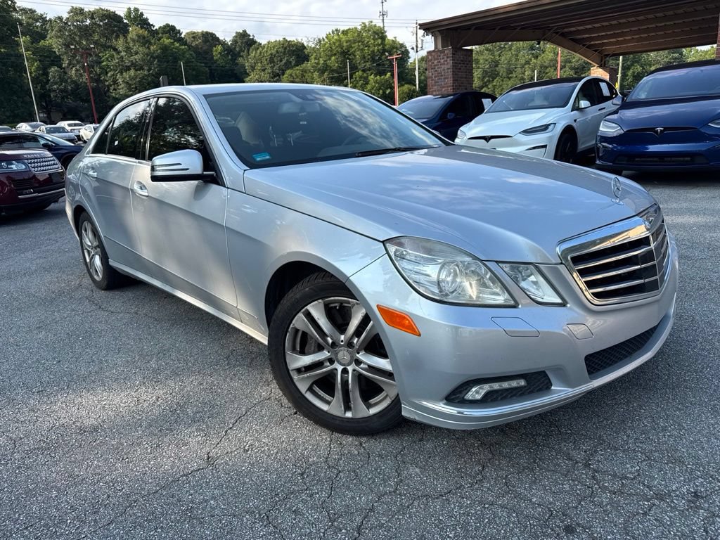 Used 2010 Mercedes-Benz E 550 Sedan image 4