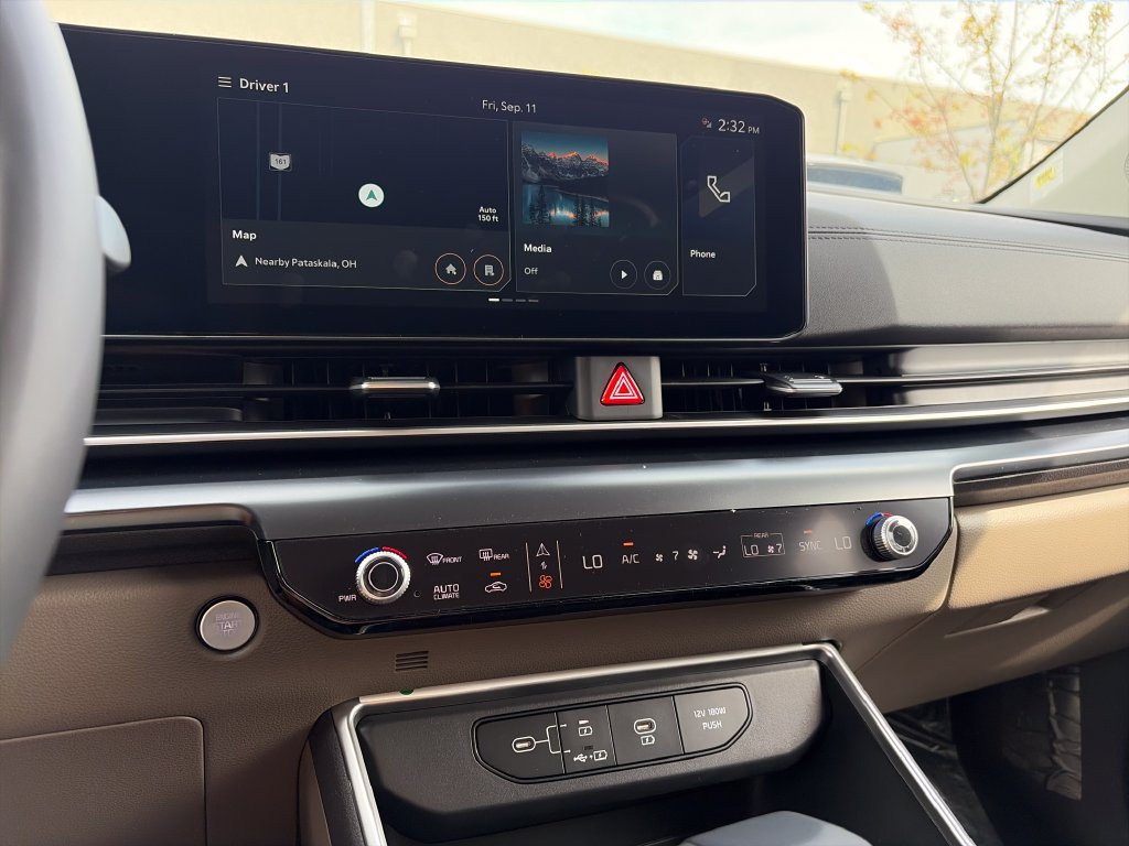 New 2027 Kia Carnival FWD image 18